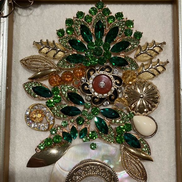 FRAMED JEWELRY ART COLLAGE IN VINTAGE FRAME HANDMADE UNIQUE OOAK GIFT 🎁 IDEA - Picture 7 of 15